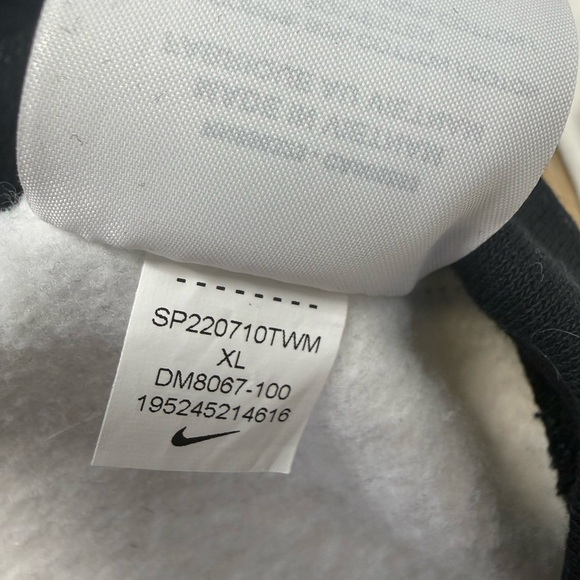 Nike White and Black Hoodie Boys XL Never Worn - Picture 4 of 8